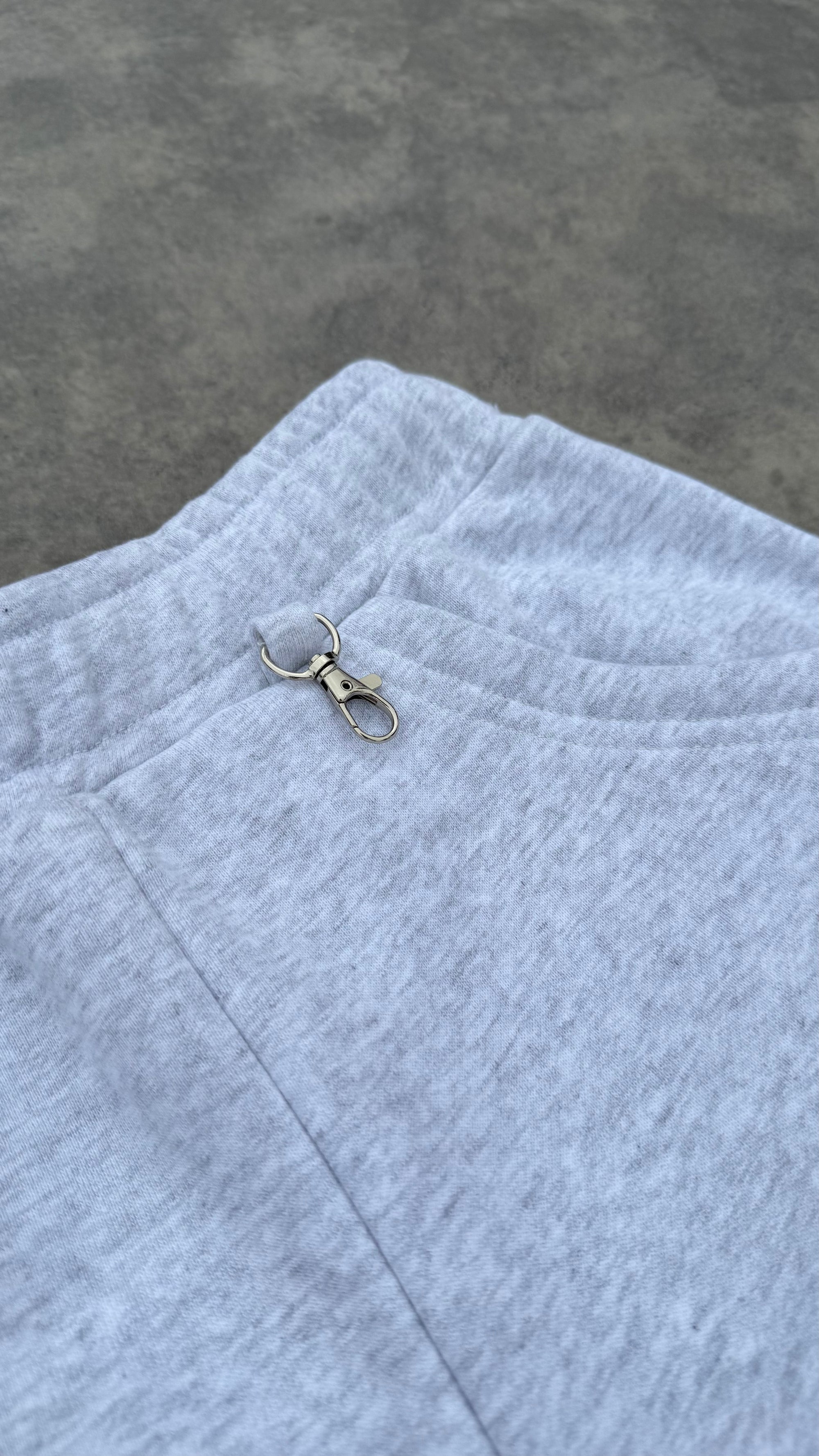 GREY BAGGY SWEATPANT