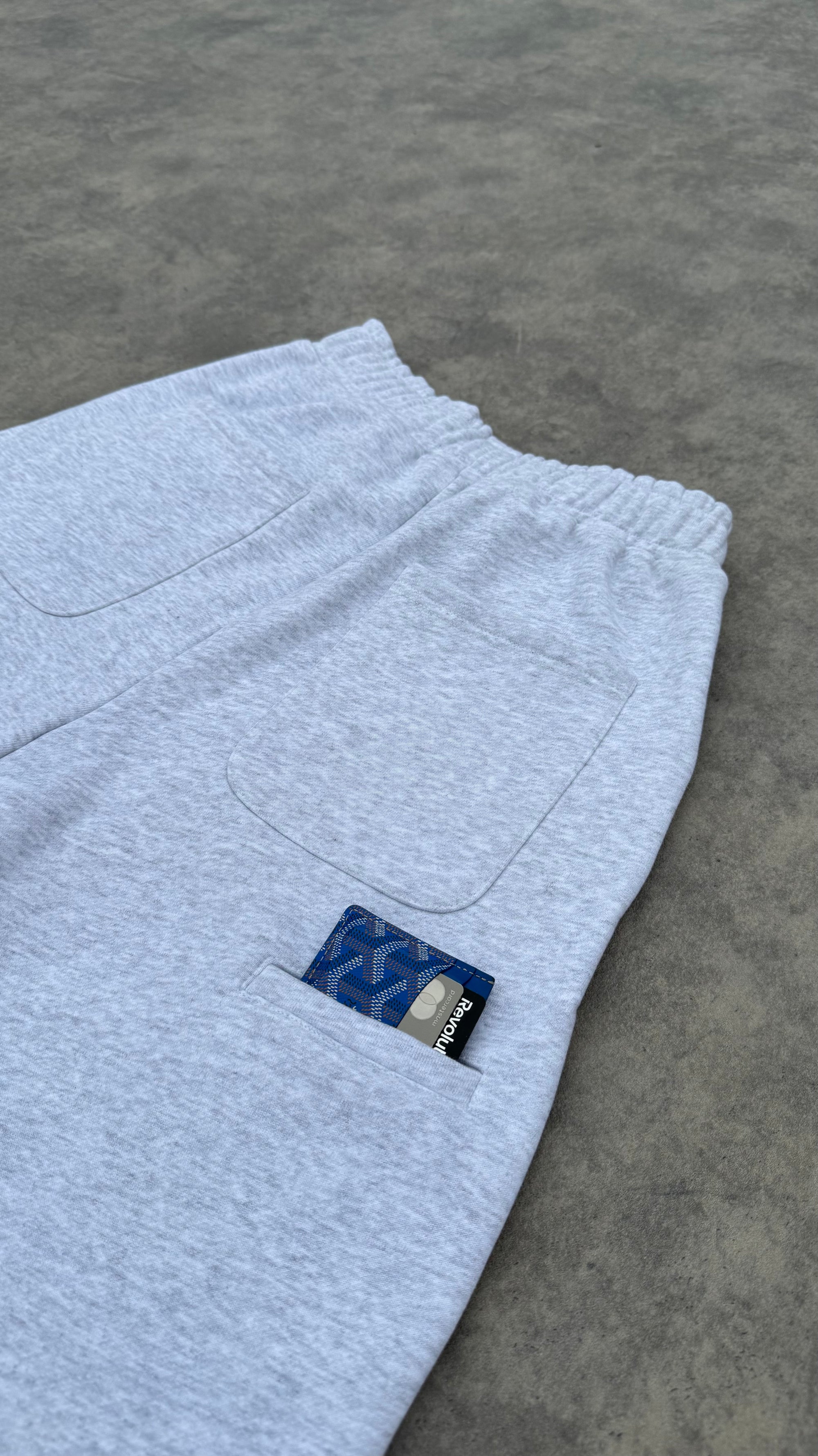 GREY BAGGY SWEATPANT